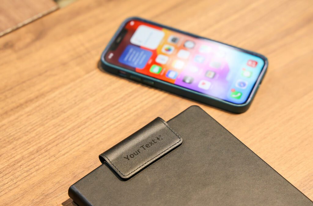 Phoneside Note : le support qui connecte smartphone et carnet