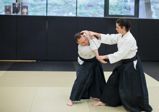 L’Aïkido contre les violences faites aux femmes : un art de paix au service de l’égalité